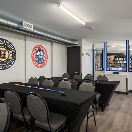Comfort Suites Kingston Central Экстерьер фото