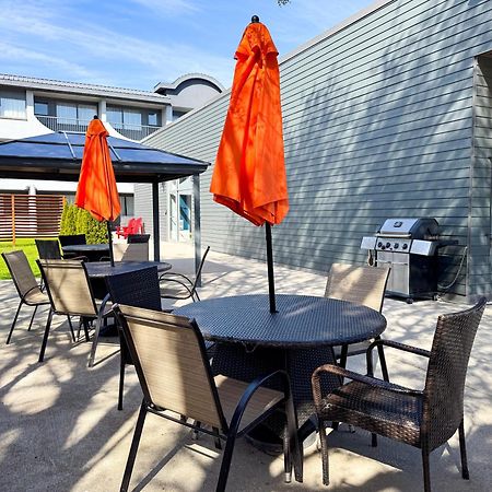 Comfort Suites Kingston Central Экстерьер фото